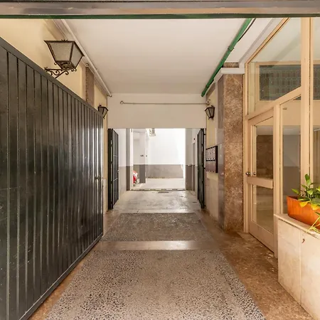 Rey Alfonso Con Garaje, 6 Pax * Seville